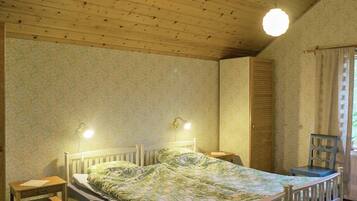 2 habitaciones, muebles diferentes y ropa de cama