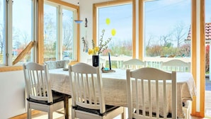 House | Dining - 4 Person Holiday Home in Lottorp (Löttorp)