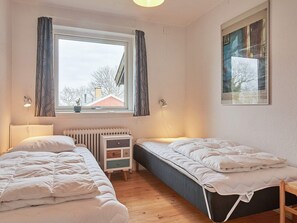 4 bedrooms - 8 Person Holiday Home in Allinge (Allinge)