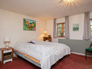 4 bedrooms, cribs/infant beds