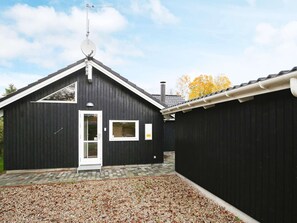 House | Exterior - Holiday Home in HÃ¸jby (Hojby)