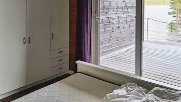 3 bedrooms, individually furnished