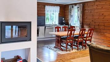 House | Dining