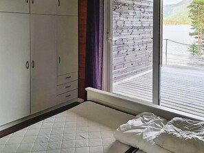 3 bedrooms, individually furnished