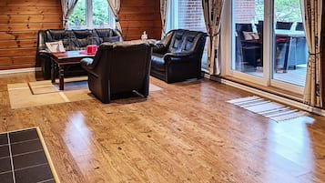 ุงูู
ูุดุฃุฉ ู
ู ุงูุฏุงุฎู