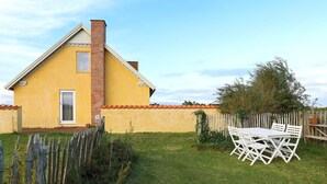 Outdoor dining - 6 Person Holiday Home in Struer (Struer)