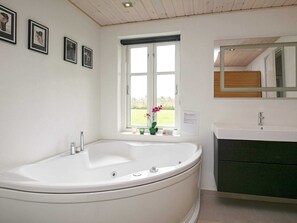 House | Bathroom