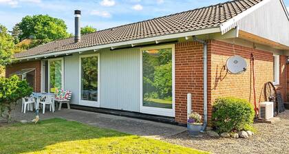 8 Person Holiday Home in Kruså