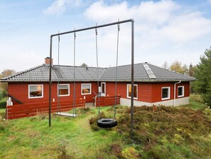 Exterior - Welcoming Holiday Home in Jutland near Sea (Hals)