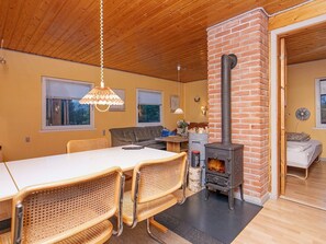 Dining - Welcoming Holiday Home in Jutland near Sea (Hals)
