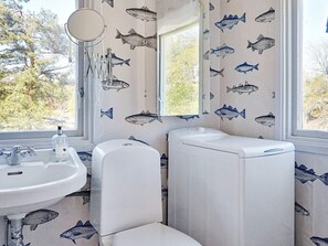 Bathroom - 4 Person Holiday Home in Ingmarsö (Ingmarso)