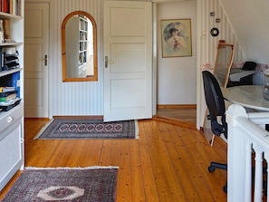 1 bedroom, individually furnished