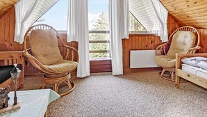 Living area - 6 Person Holiday Home in Løgstør (Logstor)