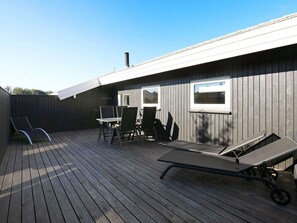 House | Outdoor dining
