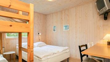 3 bedrooms, cots/infant beds