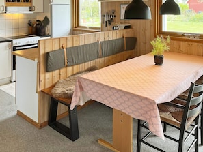 House | Private kitchen - 6 Person Holiday Home in Tarm (Tarm)