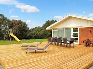 House | Exterior - Spacious Retreat in Marielyst-by Traum (Vaeggerlose)