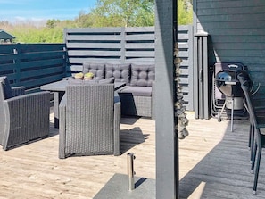 House | Outdoor dining