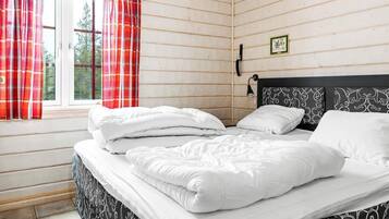 3 bedrooms, bed sheets