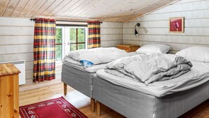 3 bedrooms, bed sheets - 10 Person Holiday Home in Sälen (Salen)
