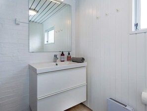 Bathroom - Holiday Home in Hejls (Hejls)