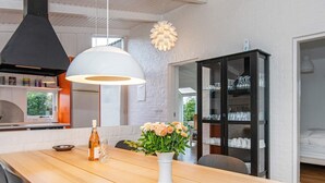 Coffee/tea maker, fridge, microwave, dishwasher - Holiday Home in Hejls (Hejls)