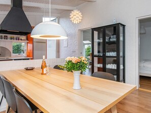 Fridge, microwave, dishwasher, coffee/tea maker - Holiday Home in Hejls (Hejls)