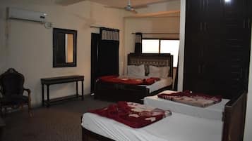 Studio Suite | Truy cập Internet không dây miễn phí, bộ trải giường