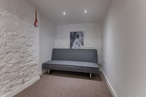 Comfort Apartment | Living area - Alexandra Cottage (Swansea)