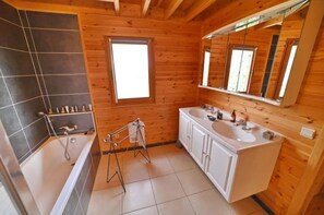 Chalet | Interior detail
