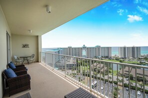 Property grounds - Stunning Beach views, 3 Pools, Golf, Tennis, Large Sunset deck (miramar beach)