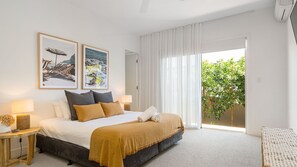 4 bedrooms, iron/ironing board, WiFi