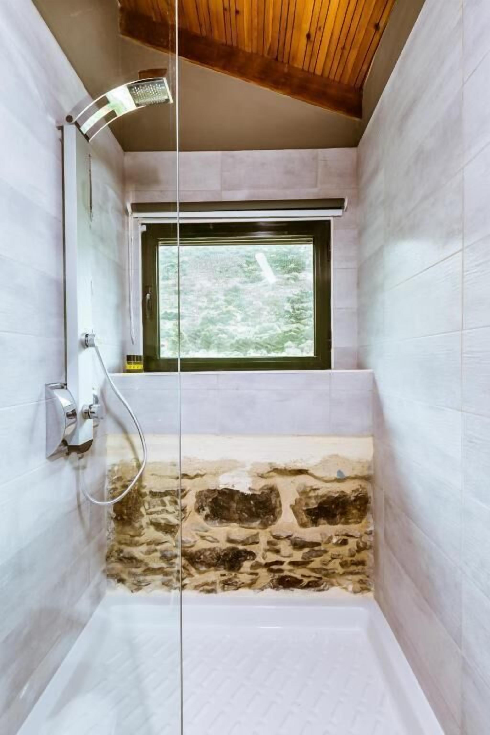 Traditional Duplex, Non Smoking, Mountain View | Bathroom | Shower, hair dryer, slippers, towels