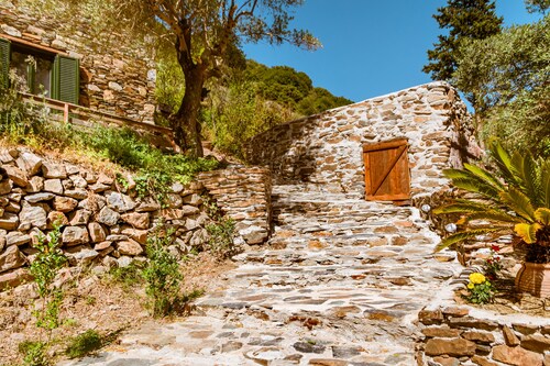 Ellafos Traditional Living