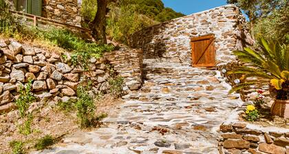 Ellafos Traditional Living