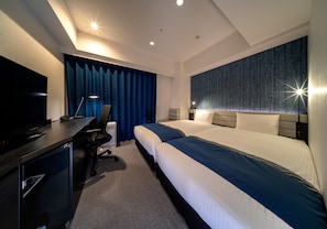 Down comforters, in-room safe, blackout drapes, iron/ironing board - DEL style Ikebukuro Higashiguchi by Daiwa Roynet Hotel (Tokyo)