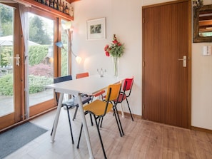 Dining - Cozy Chalet in Baarle-nassau With a Barbecue and Garden With Optimal Privacy (Baarle-Nassau)