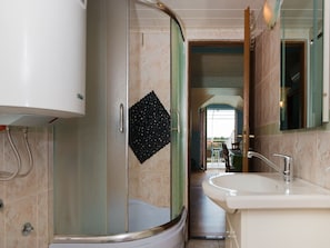 Apartment | Bathroom