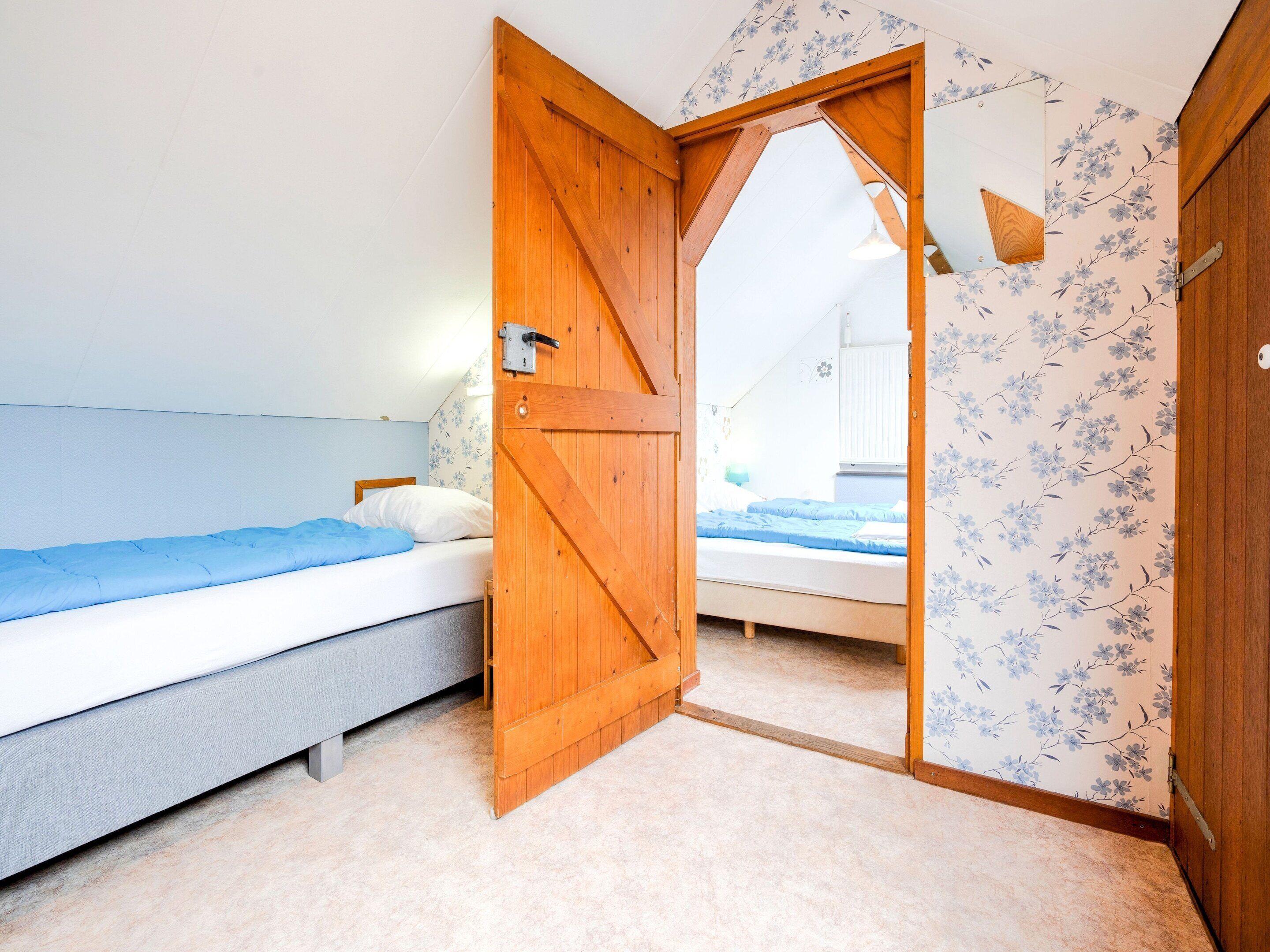 House | 3 bedrooms, individually furnished, bed sheets