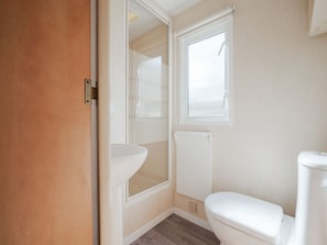 Douche, serviettes fournies