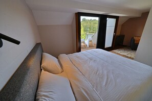 1 chambre, ameublement personnalisé, draps fournis
