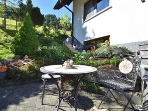 Apartment | Dining - Black Forest Farmhouse in Charming Location (Hofstetten)