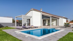 Unclassified image, 2 of 34, button - Nice and Modern Holiday House Near Pula (Vodnjan)