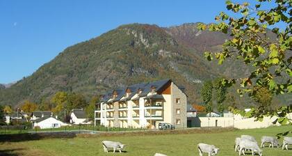 Charming 2-Room with Garden, Near Luchon, Sleeps 6, Pets Welcome, Private Parking