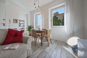 TV - Avelli Bright Apt with View of S. Maria Novella (Firenze)