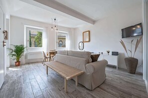 TV - Avelli Bright Apt with View of S. Maria Novella (Firenze)