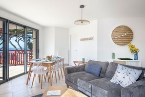 Living area - Beautiful sea view flat for 6 (Pléneuf-Val-André)