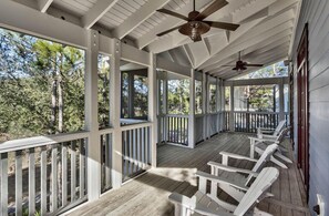 House, 5 Bedrooms | Balcony