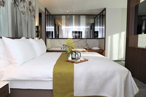 Family Suite | Minibar, in-room safe, desk, laptop workspace - Limak Skopje Luxury Hotel (Skopje)