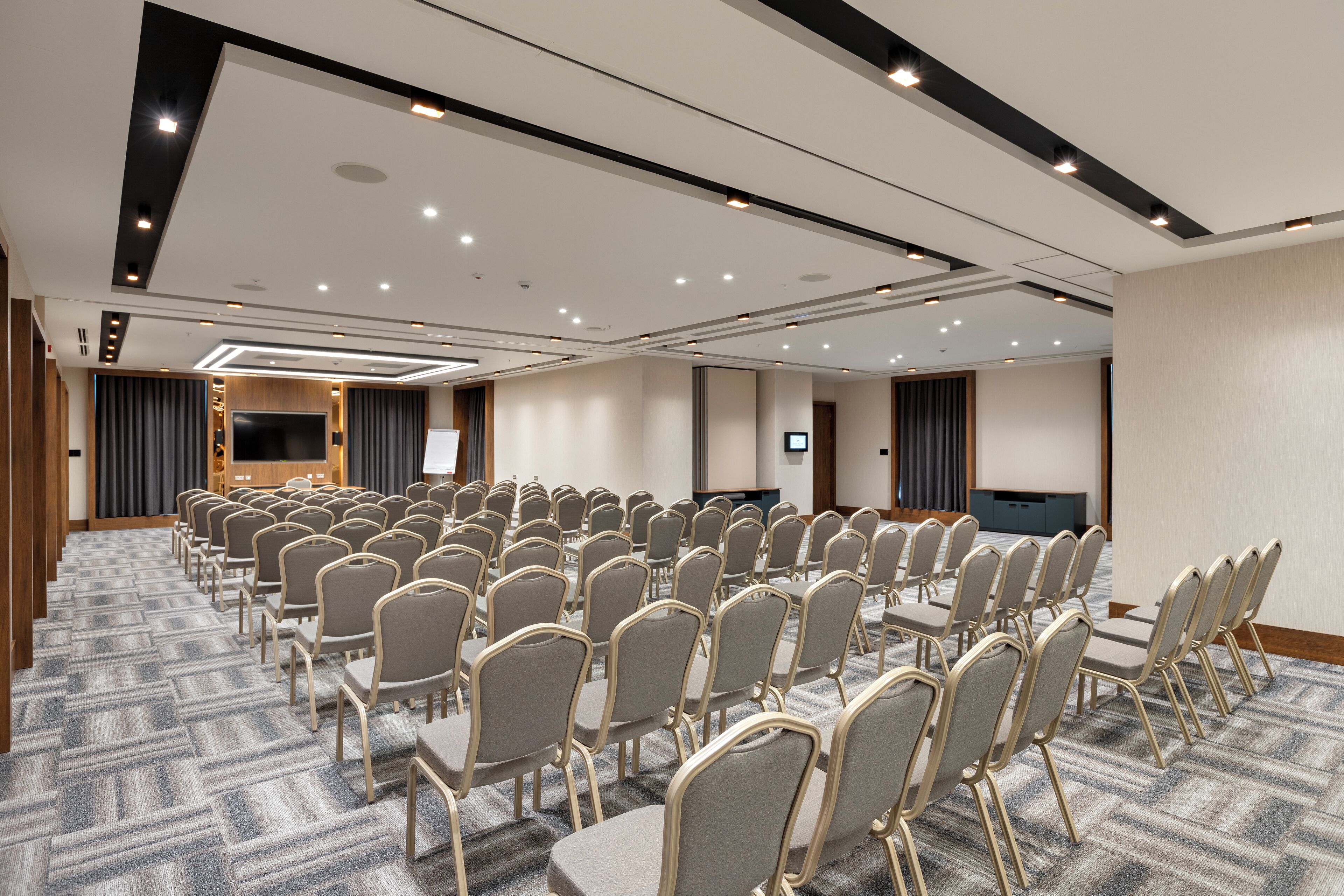 Photo - Limak Skopje Luxury Hotel